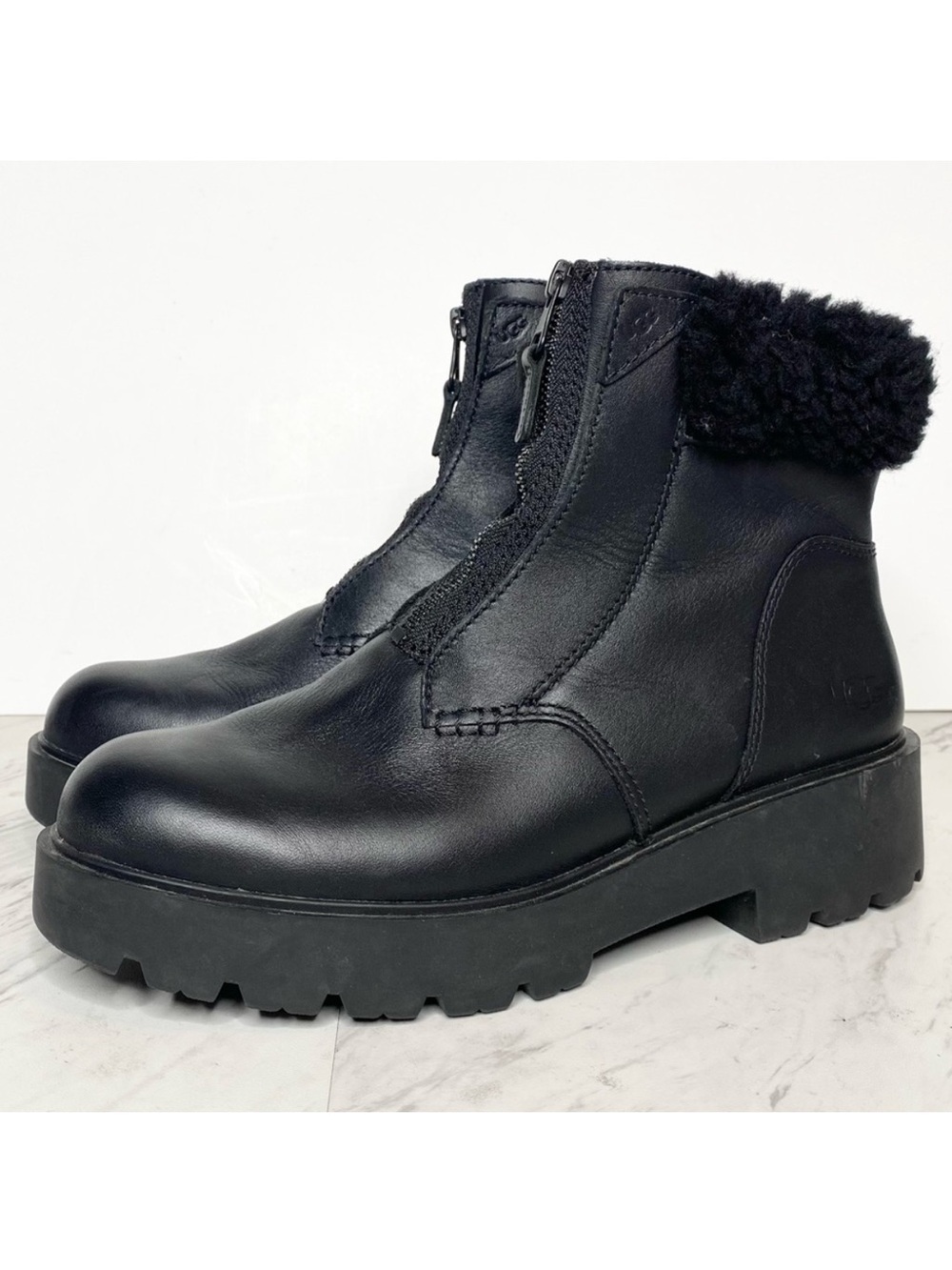 UGG Czeriesa Black Leather Boot 9 1/2